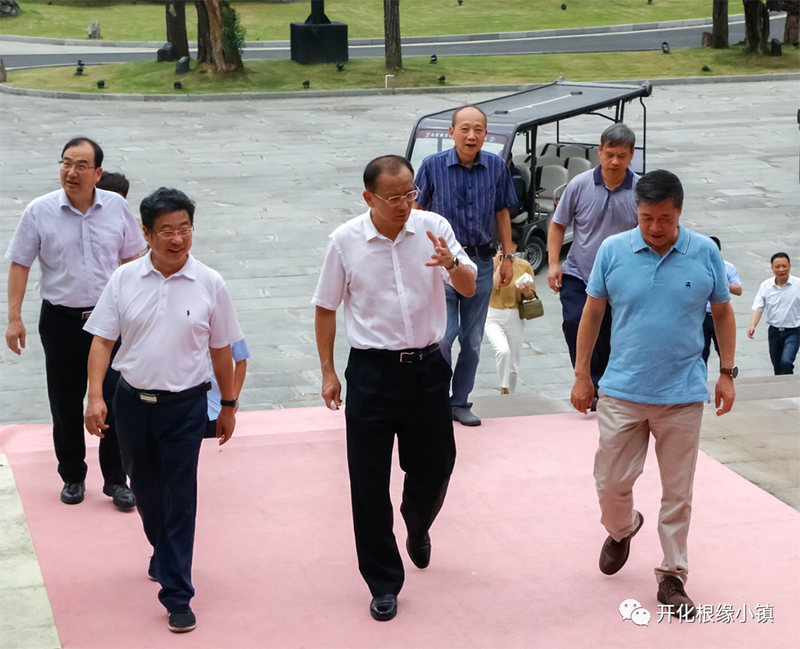 浙江省人大常委会副主任史济锡一行考察根宫佛国文化旅游区