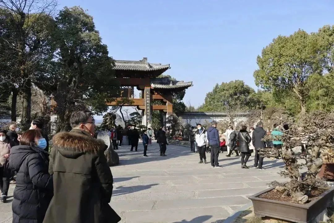 正月初四¦人气持续升温中，“根宫国潮年”爆火！