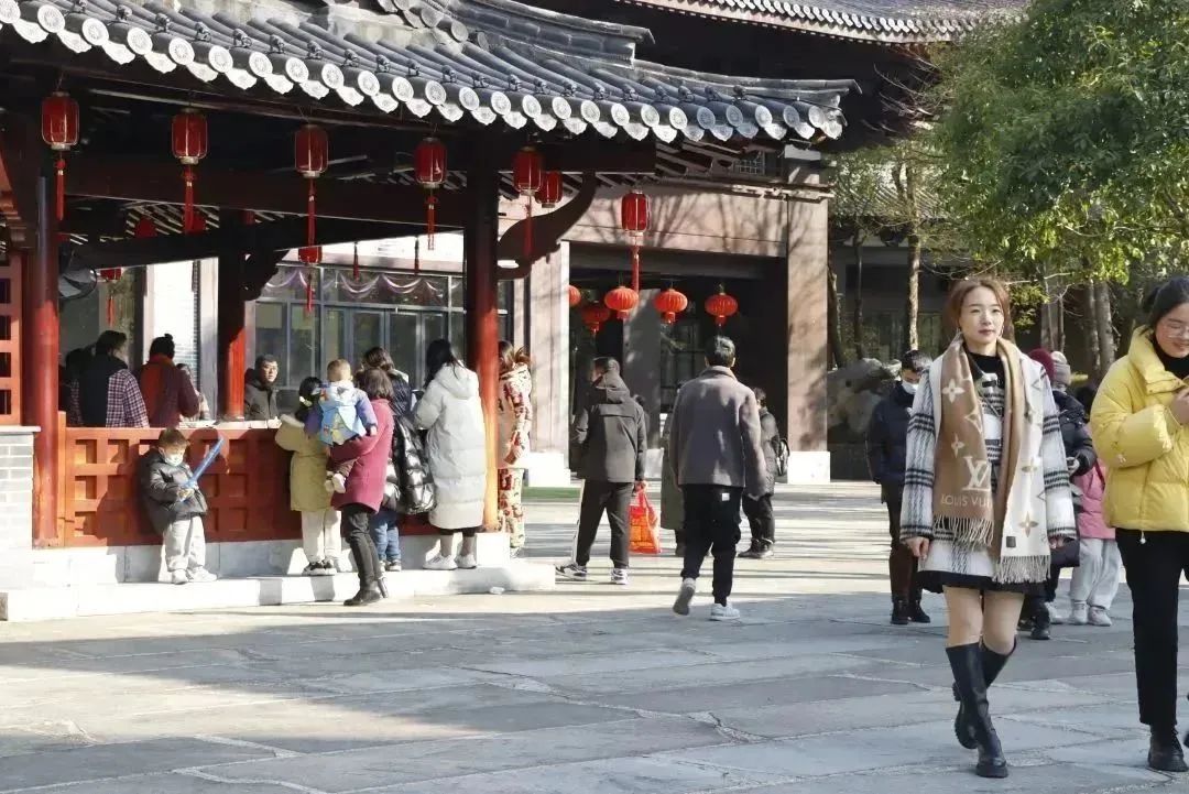正月初四¦人气持续升温中，“根宫国潮年”爆火！