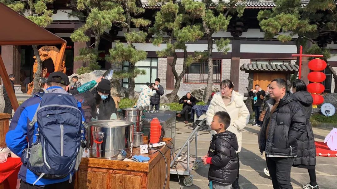 正月初四¦人气持续升温中，“根宫国潮年”爆火！